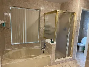 Cozy room with private bathroom and entrance - Image 2