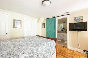 Private master bed/bath with separate entrance and porch. - Image 4