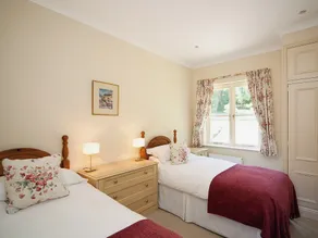 2 bedroom accommodation in Nr. Lyme Regis - Image 5