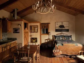 Private-Remote-Romantic  THE FISHING CABIN on the middle fork of the Eel River - Image 4