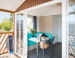 Beach lodge with lake view in Ravels - Image 5