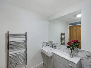 A luxuriously appointed two bedroom ground floor barn. - Image 2
