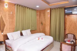 Sarahan Holliday Inn - Image 5