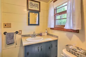 Lake Hermit Cabin w/ Kayaks & Paddleboards! - Image 3