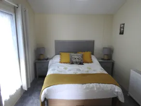 Luxury Lodge on quiet holiday park - Image 4