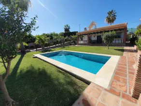 Belle villa avec climatisation, Internet WIFI, piscine privée et jardins - Image 5