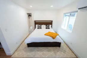 Modern Downtown Guest House w/ Private Entrance - Image 3