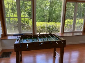Camelback 5 min away! billiard, foosball surrounded by woods Lodge - Image 4