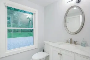 Inviting, private home close to Sag Harbor Village and local beaches - Image 4