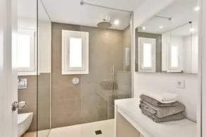 Modern 4 bedroom villa with beautiful garden, private pool close to golf courses - Image 5