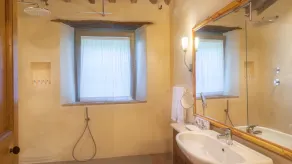 Villa Ada is a 5-star Luxury Holiday Villa Available for Weekly Rentals on the Border of Tuscany and Umbria That has Received top Rated Guests Reviews - Image 5