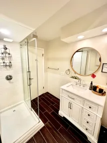 Spacious & Cozy Unit in the Heart of Milwaukee - Image 2