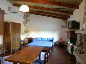 recently restored old typical apartment - Image 4