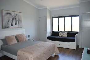 Ironbark House Dimbulah: Boutique Two Bedroom House kigger over Outback - Image 4