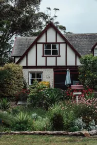 Swan Cove Garden Cottage - Image 5