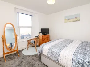 QUAYSIDE VIEW, family friendly, country holiday cottage in Brixham - Image 4