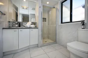 LUXURY RIVERFRONT ESCAPE - Image 4