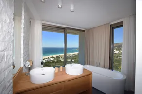 Wunderschöne Designervilla mit atemberaubender Aussicht. - Image 2