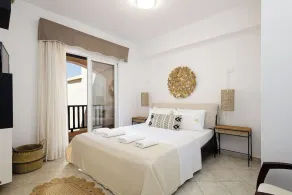 Lili Seafront House, walking distance to the beach & amenities! - Image 5