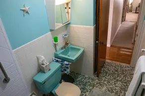 \"Charming Bayfront Cottage Sleeps 6, Pet-Friendly, Breathtaking Views!\" - Image 4