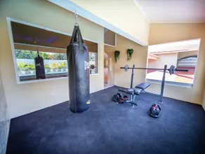 Top-class guest-friendly central villa with pool/basketball/gym/billiard/BBQ! - Image 3