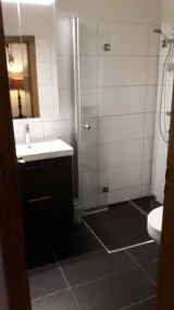 Lusso 4 a 6 persone. appartamento con garage situato ai margini della zona residenziale e tranquilla - Image 3