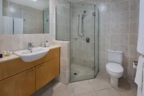 Pavillions Penthouse 5 - Image 4