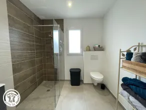 Charming 6-Person Cottage Near Ocean & Cycling Routes - Image 3