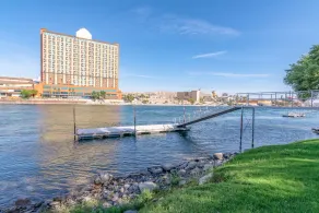 Riverfront Condo w/beach, boat launch, pool & spa - Image 2