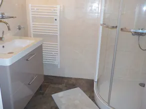 CHARMANT APPARTEMENT DANS MAISON DE CARACTERE - Image 4