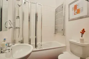 Scandi Chique Newcastle Abode - Image 2