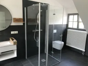 Helle Dachgeschoßwohnung mit Kamin - Image 3