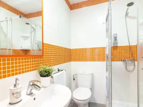 New Apartment in Pedestrian Zone, Central Málaga – Comfortable, Quiet, Fully Equipped, Near Beach & Museums - Image 2