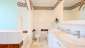 Luxurious Villa with air conditioning and pool Marquesa GU 4 People - Image 3