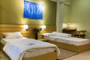 Urban Retreat Studio Apartment - Image 2