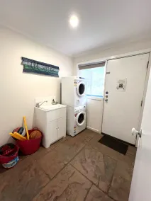 Surf Beach House - Water Views - Walk to Beach.\nGreat for 2 Families - Image 2