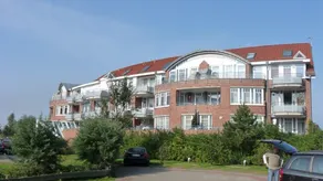 Meget hyggelig, med swimmingpool, sauna, udsigt over søen, elevator og 1 strandstol, WiFi - Image 4
