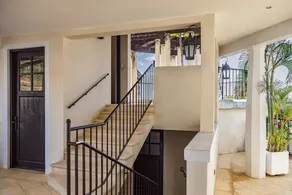 Beautiful Mediterranean-Style Penthouse with an Oceanview Balcony - Image 2