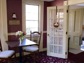 Spring Hill Inn - Image 2