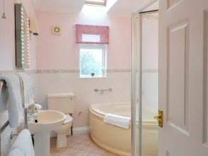 1 bedroom accommodation in Okehampton - Image 2