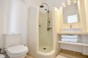 Beautiful villa Eden with pool, a few minutes' walk from amazing beach - Image 4