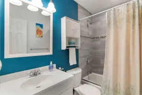 Welcome to Paradise! Beautiful Home just minutes from the breath taking beaches - Image 3