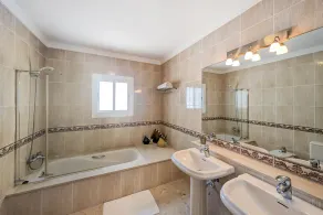 PURE LUXUS 4 Schlafzimmer 5 Badezimmer Villa mit beheiztem Pool, Klimaanlage und Whirlpool - Image 5