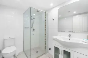 Royal Palm 19F- 2Bed with ocean views - Image 2