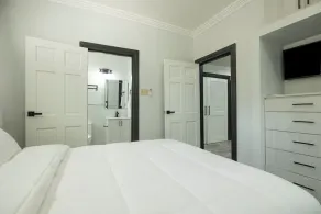 El Gabriel Apartments - Image 3