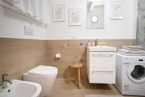 Cozy apartment with attention to detail in great location - Image 2