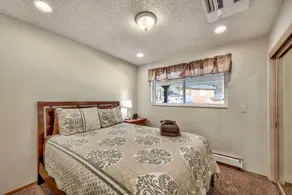 7 Bedroom Tahoe Cabin, Pool Table, game room, minutes from Heavenly and Casinos - Image 4