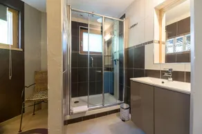 Charmante Maison en Bois - Image 5