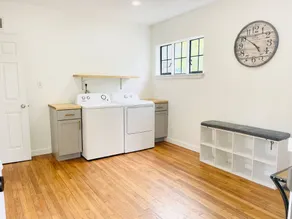 Spacious & Updated Home for Groups & Families - Image 2