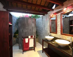 DENCARIK/LOVINA LUXURY VILLA WITH PRIVATE POOL DIRECTLY AT THE BEACH - Image 3